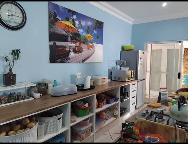 9 BEDROOM HOUSE FOR SALE IN COUNTRY CLUB